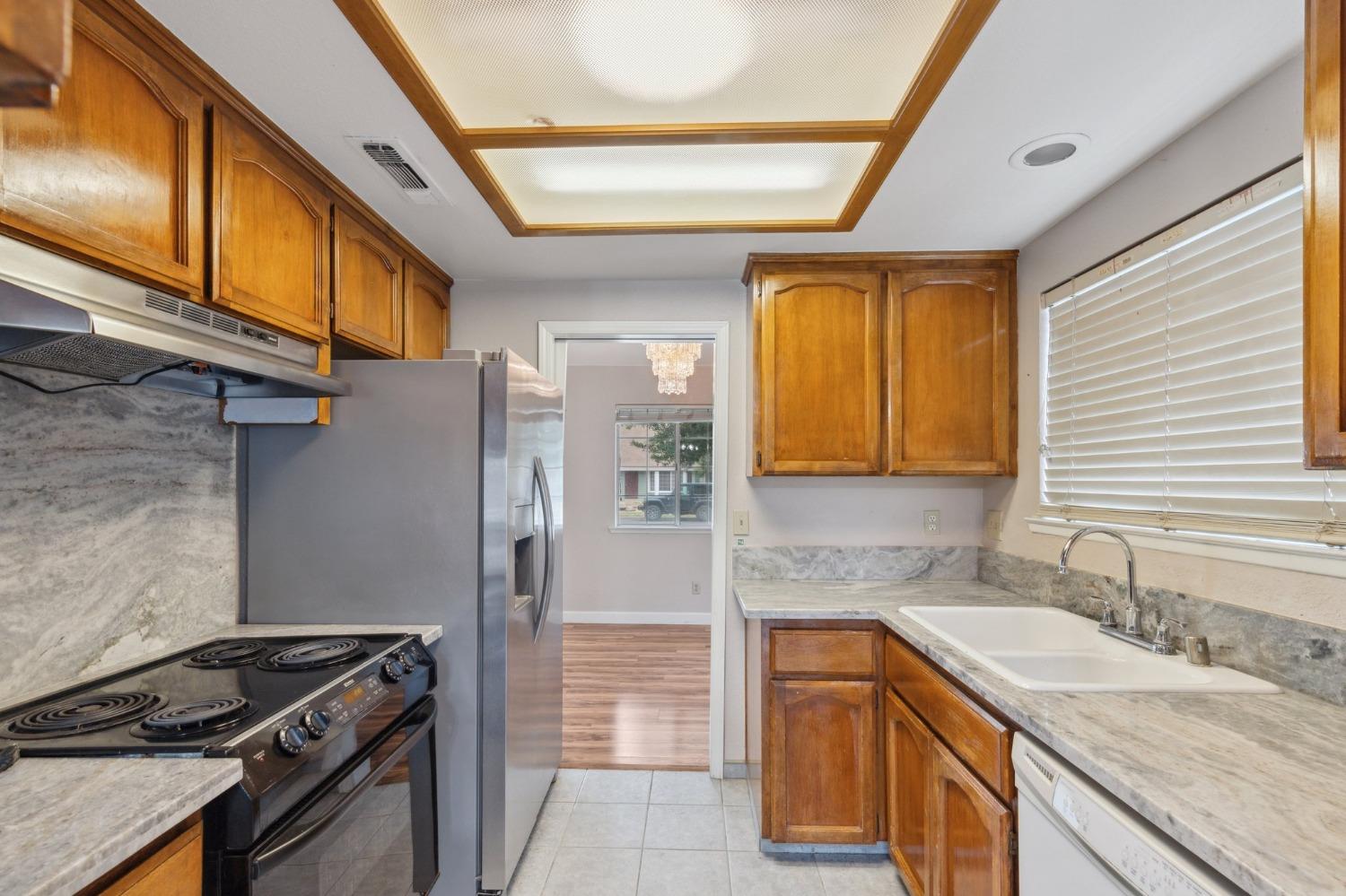 4129 W Regency Ave, Fresno, CA 93722