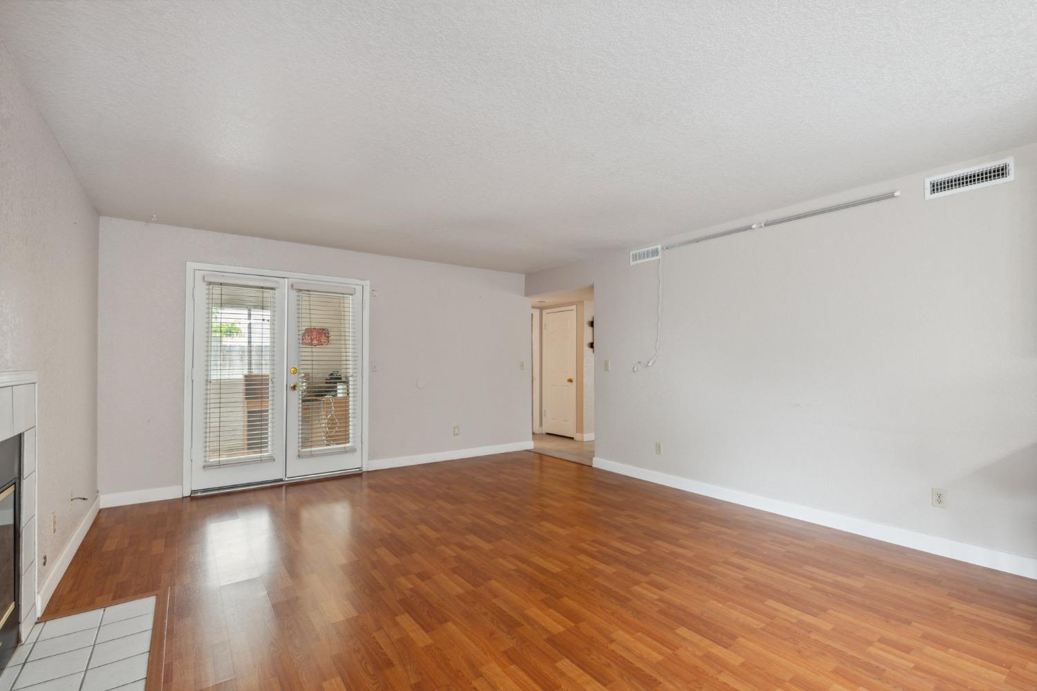 4129 W Regency Ave, Fresno, CA 93722