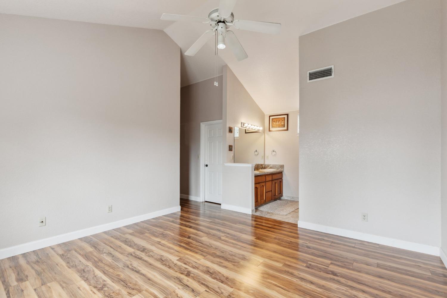 4129 W Regency Ave, Fresno, CA 93722