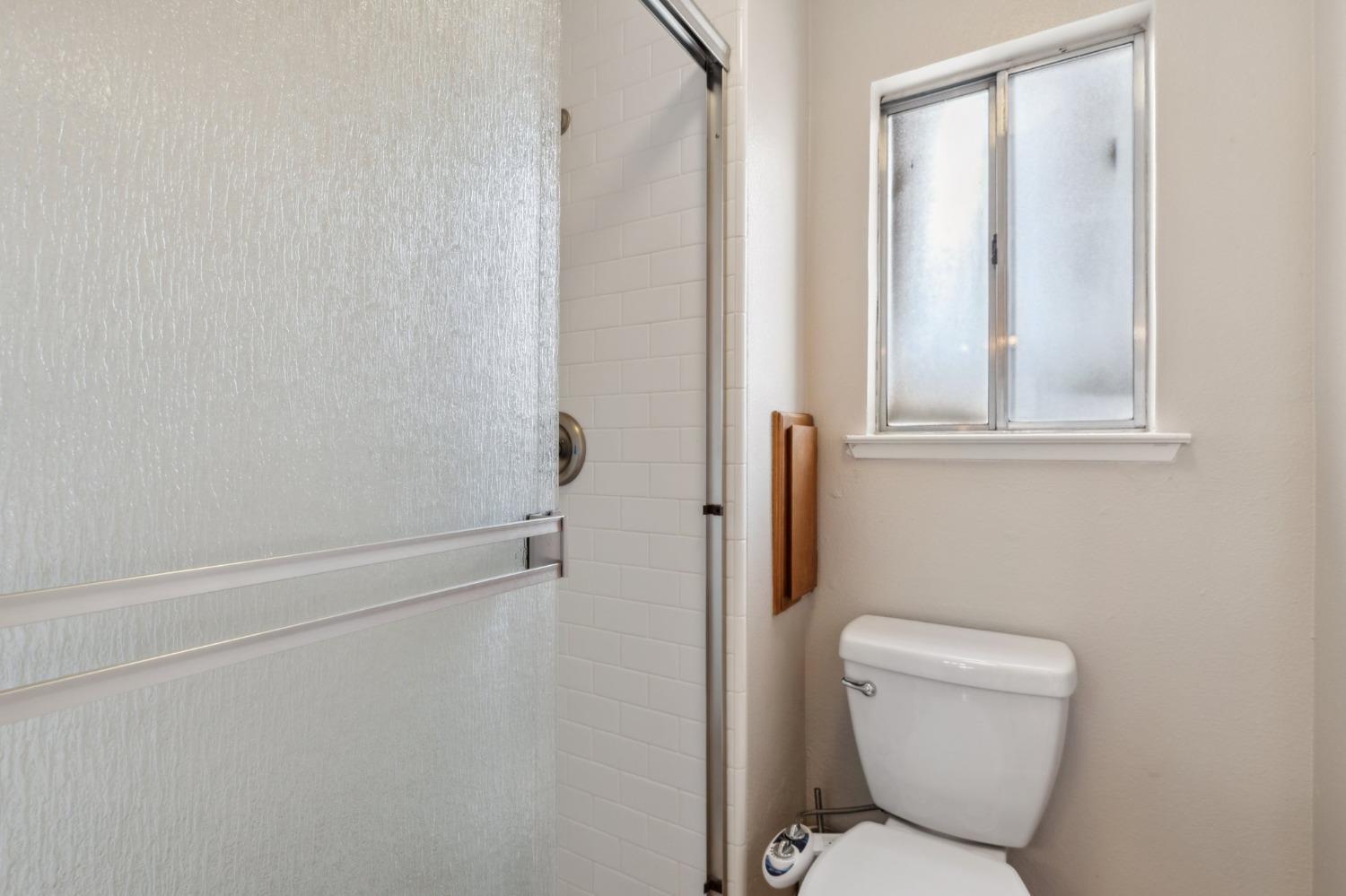 4129 W Regency Ave, Fresno, CA 93722