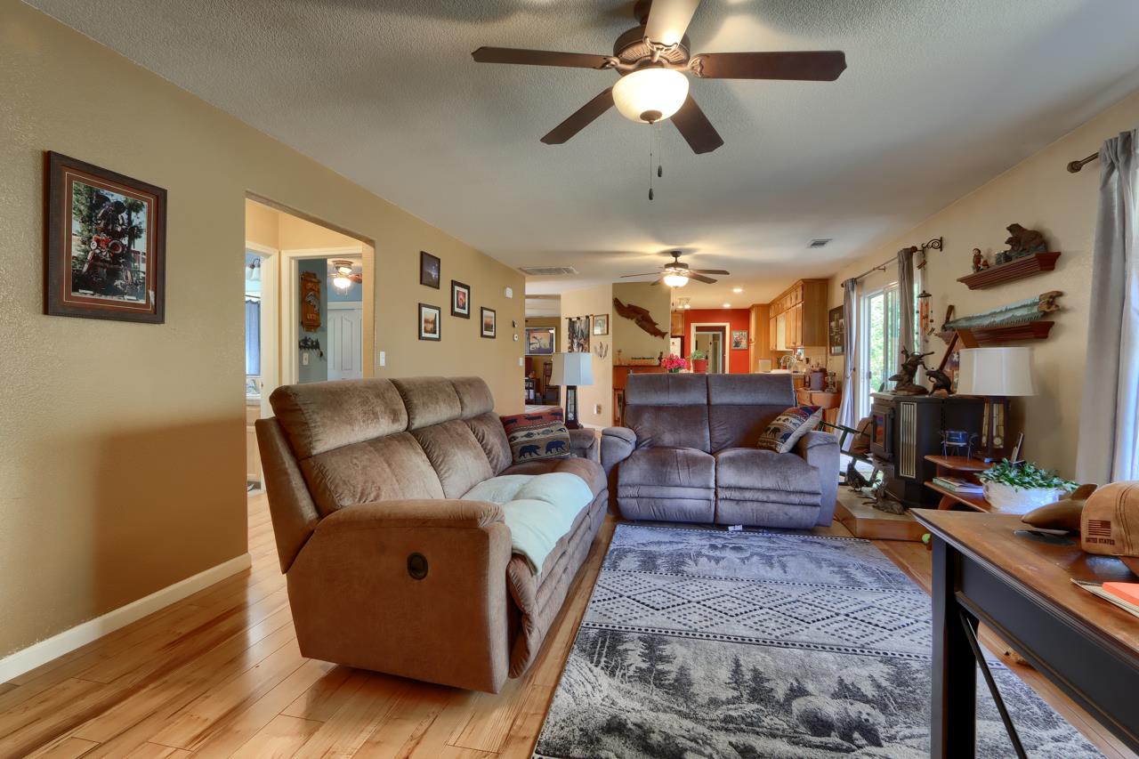 4733 Hirsch Rd, Mariposa, CA 95338