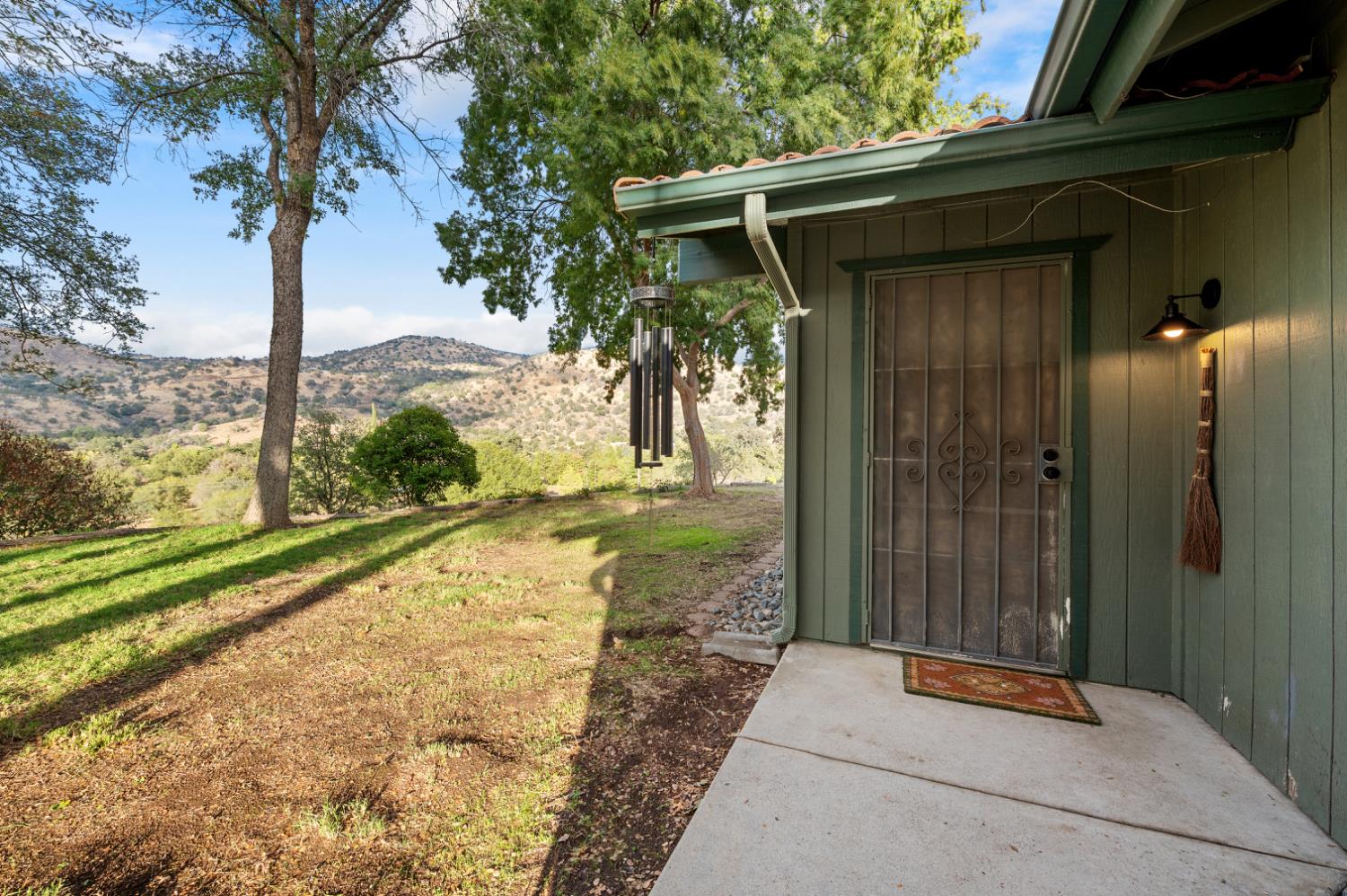 38570 Rustic Ln, Yokuts Valley, CA 93675