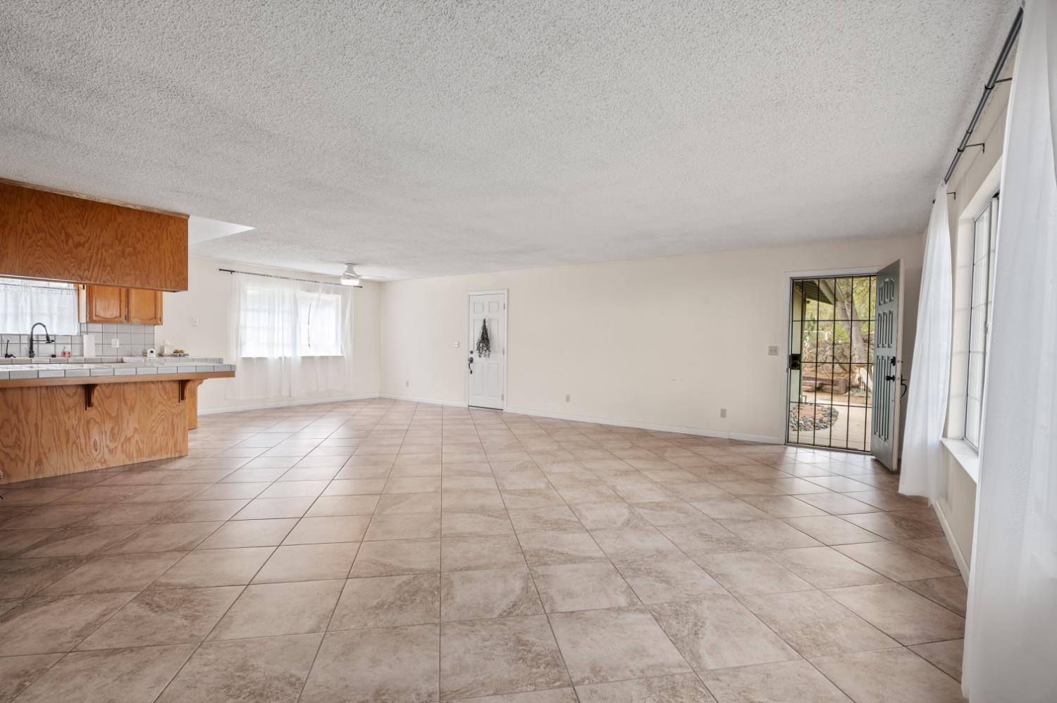 38570 Rustic Ln, Yokuts Valley, CA 93675