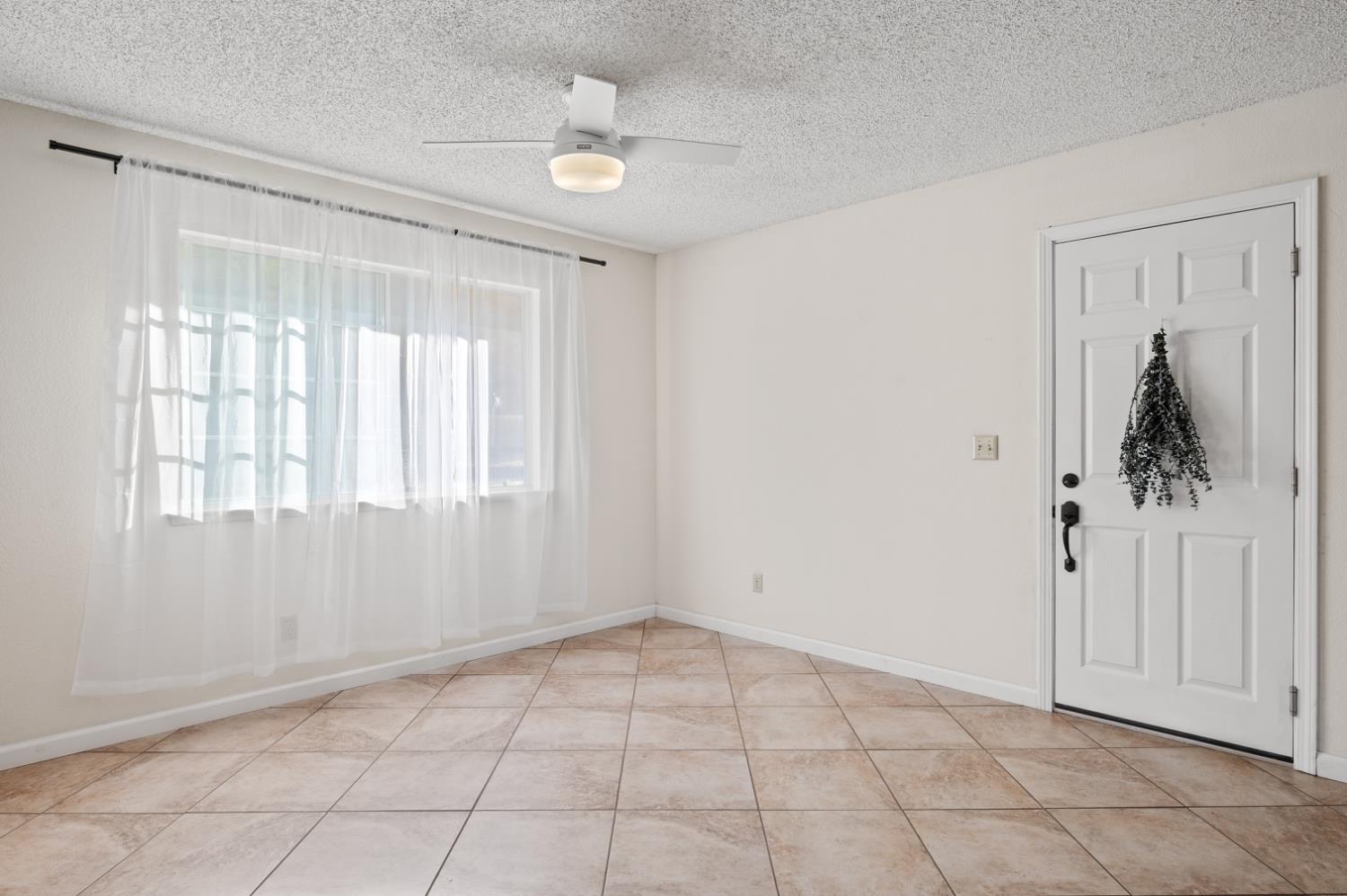 38570 Rustic Ln, Yokuts Valley, CA 93675