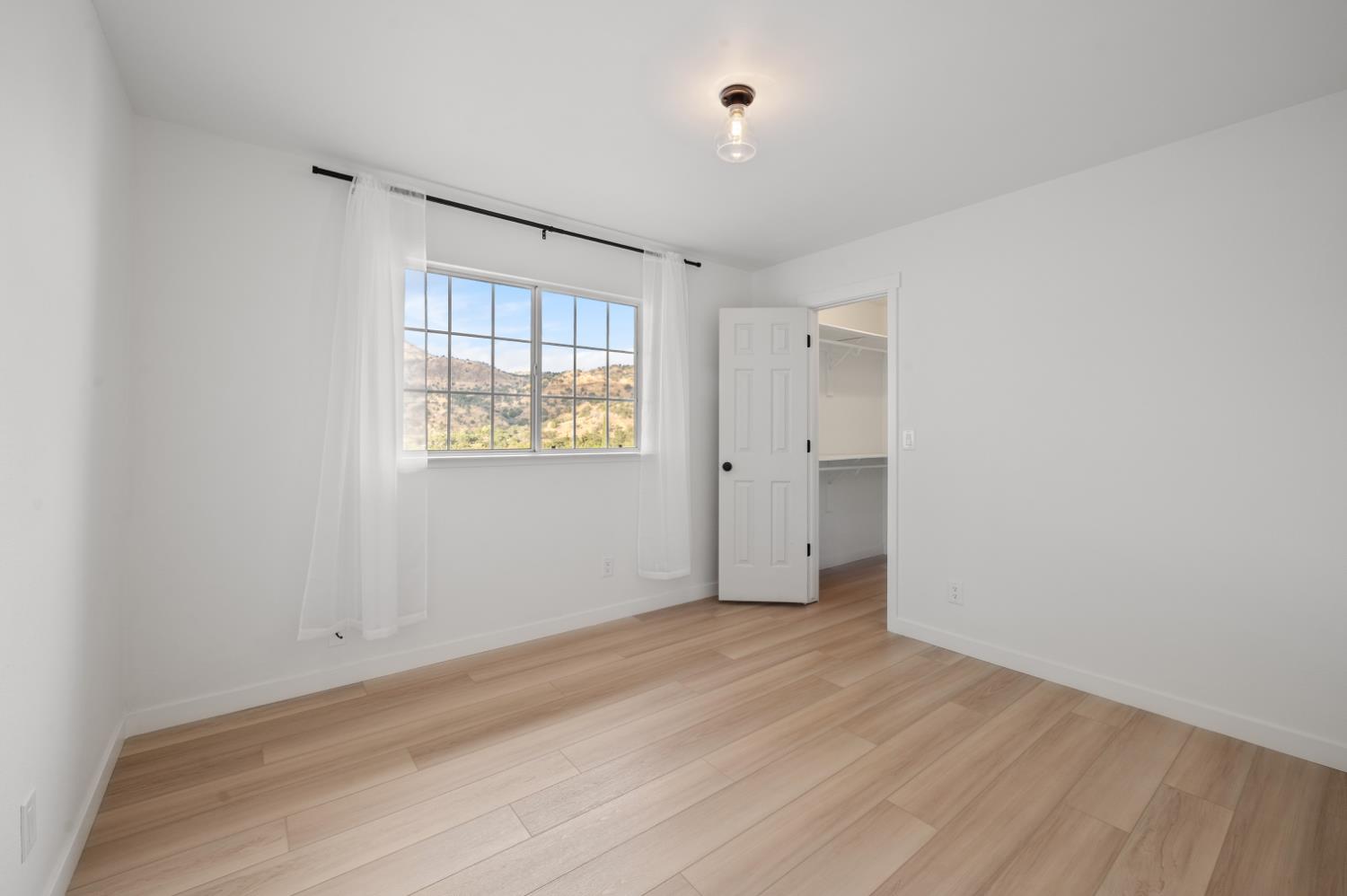 38570 Rustic Ln, Yokuts Valley, CA 93675