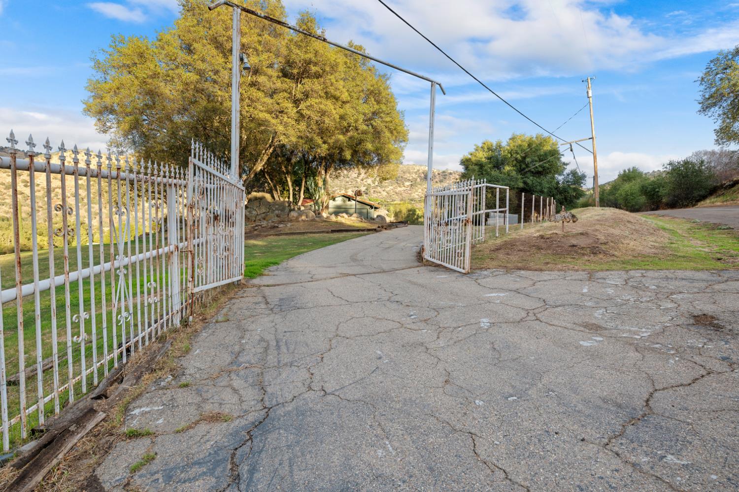 38570 Rustic Ln, Yokuts Valley, CA 93675