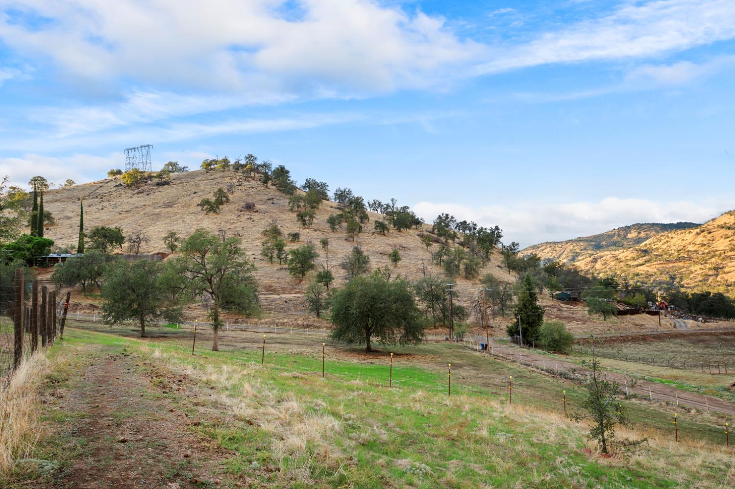 38570 Rustic Ln, Yokuts Valley, CA 93675