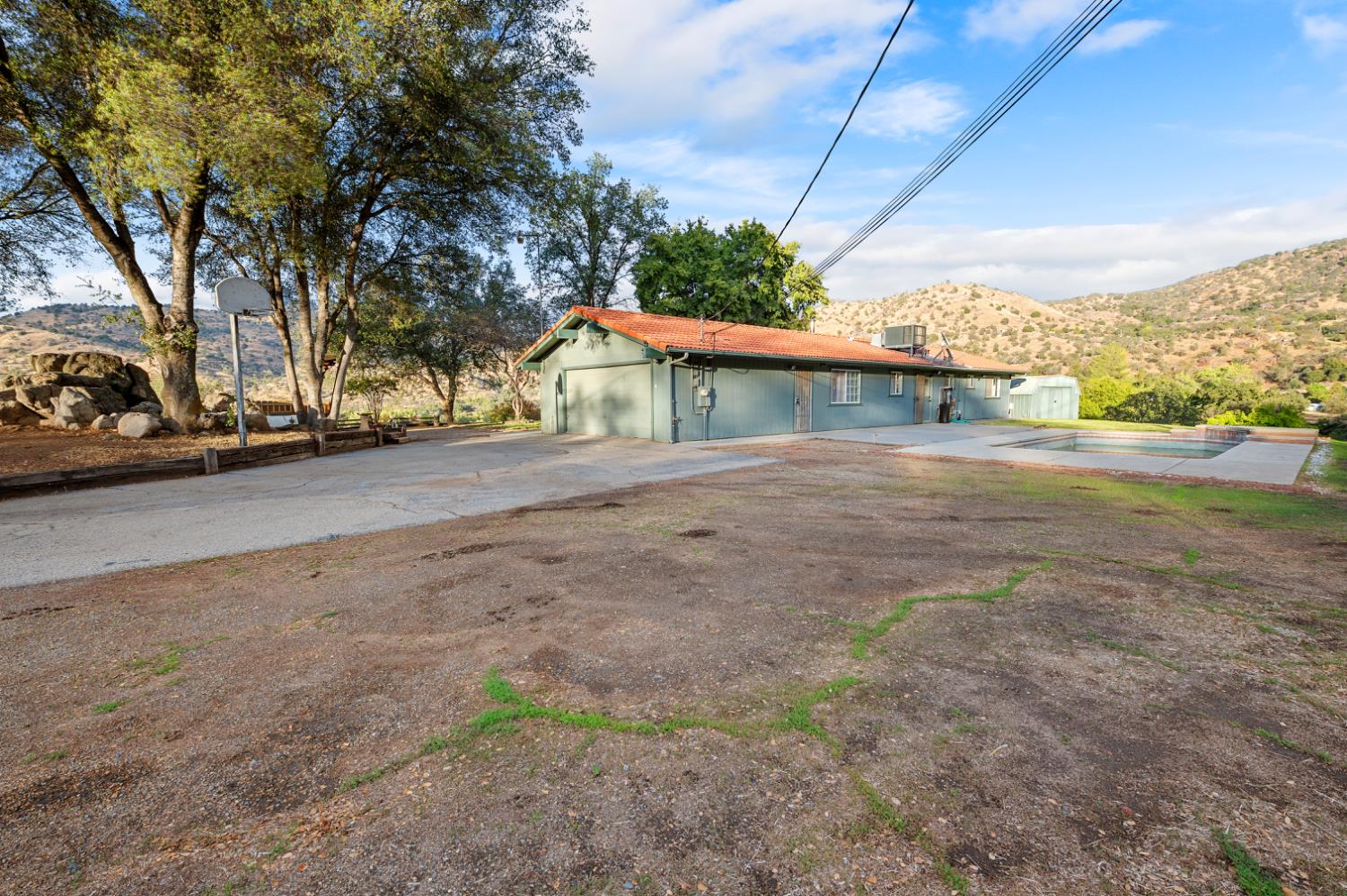 38570 Rustic Ln, Yokuts Valley, CA 93675