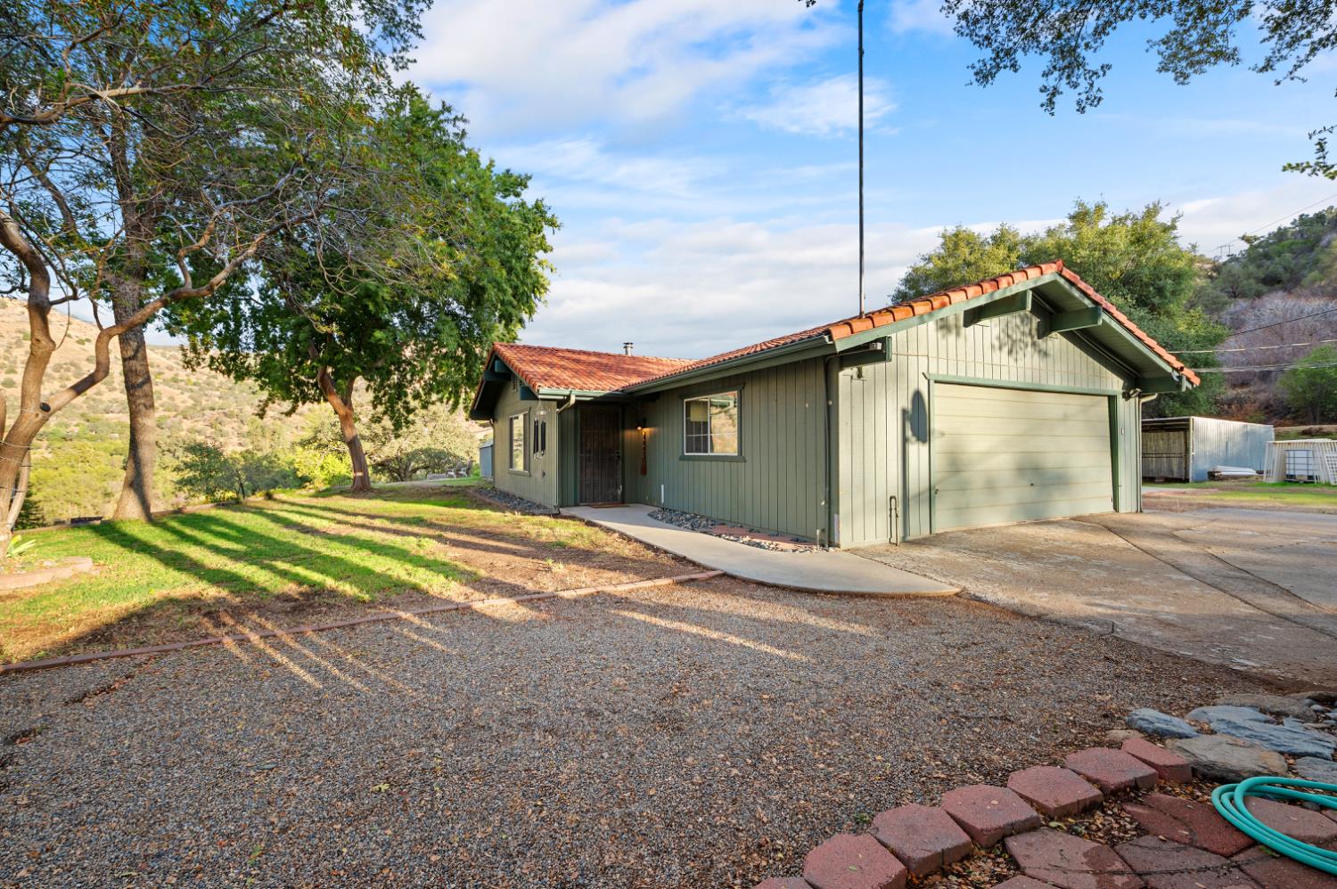 38570 Rustic Ln, Yokuts Valley, CA 93675