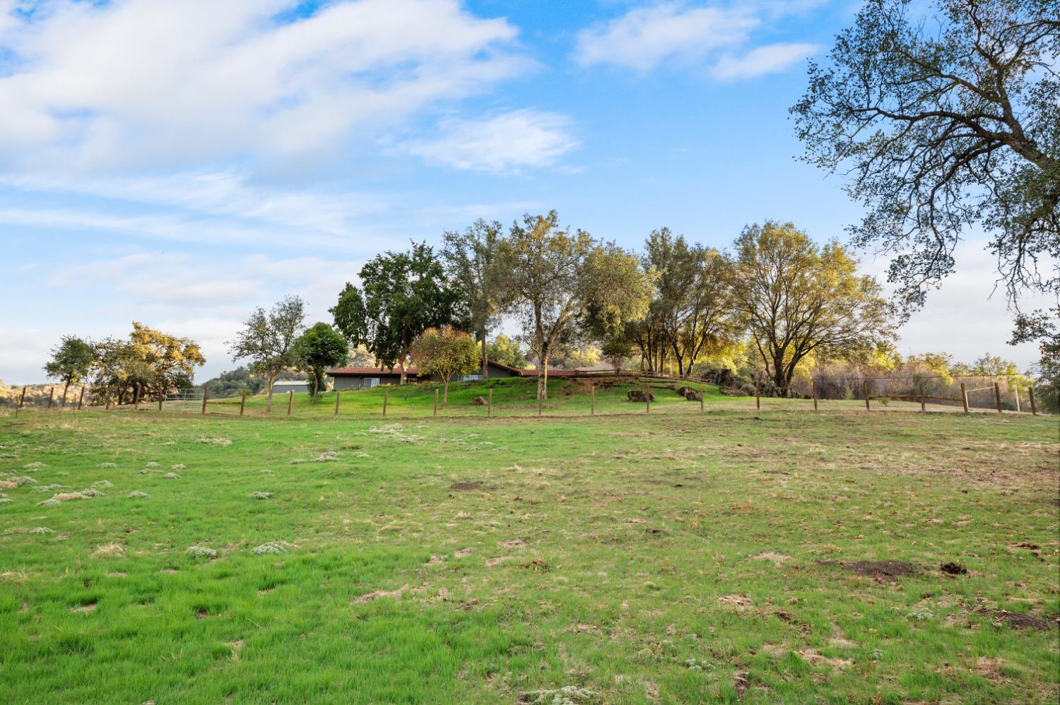 38570 Rustic Ln, Yokuts Valley, CA 93675