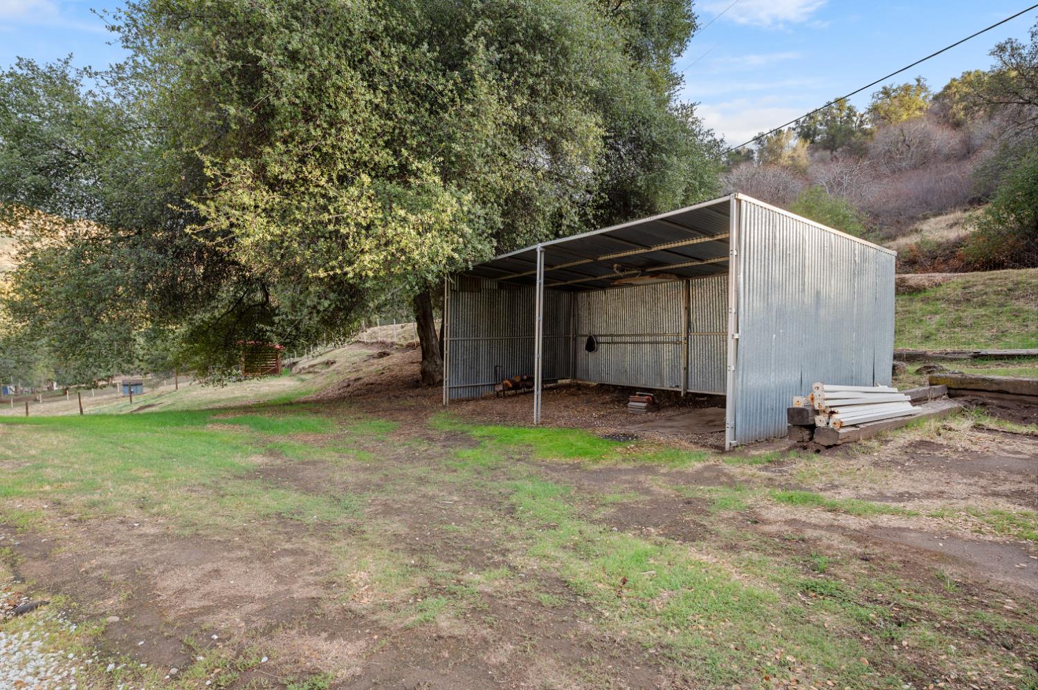 38570 Rustic Ln, Yokuts Valley, CA 93675