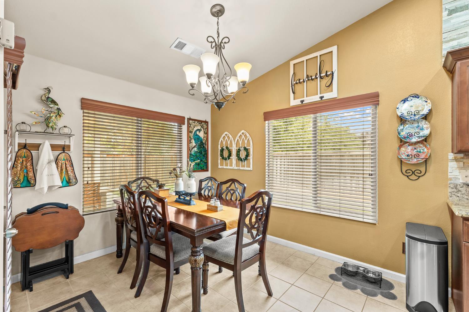 5887 N Bonta Ave, Fresno, CA 93723