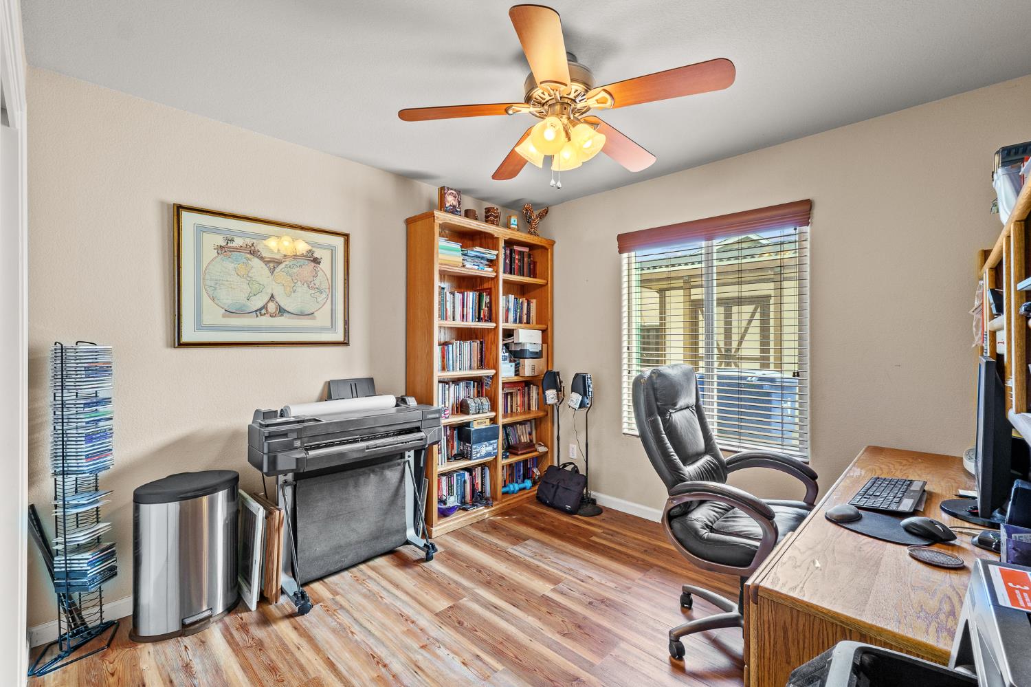 5887 N Bonta Ave, Fresno, CA 93723