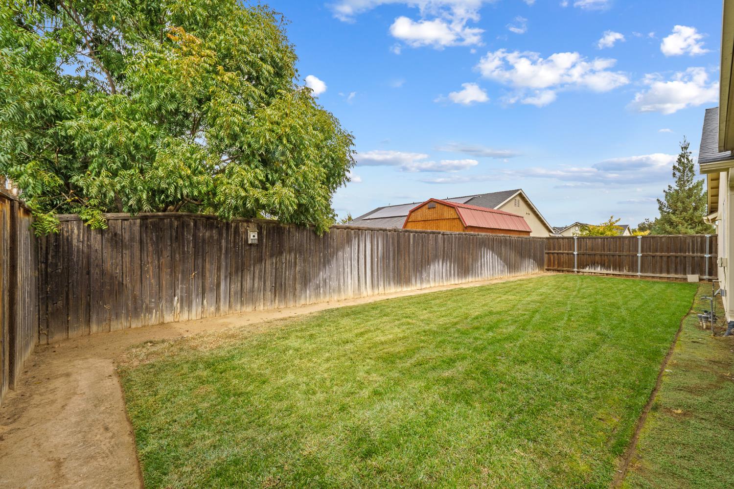 5887 N Bonta Ave, Fresno, CA 93723