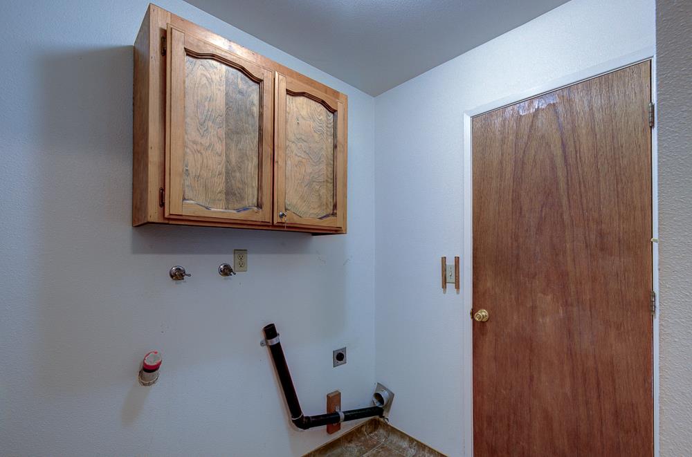 27266 Twin Ponds Rd, Clovis, CA 93619