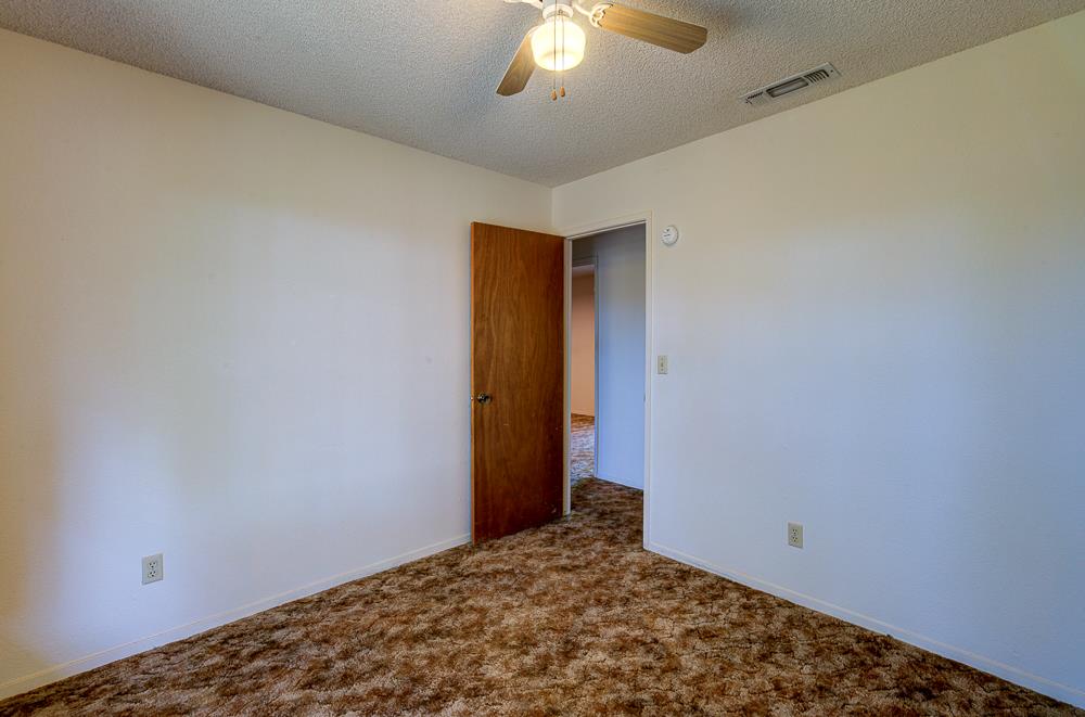 27266 Twin Ponds Rd, Clovis, CA 93619