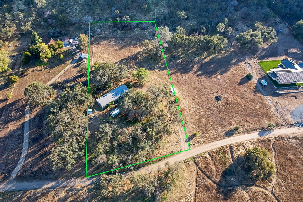 27266 Twin Ponds Rd, Clovis, CA 93619