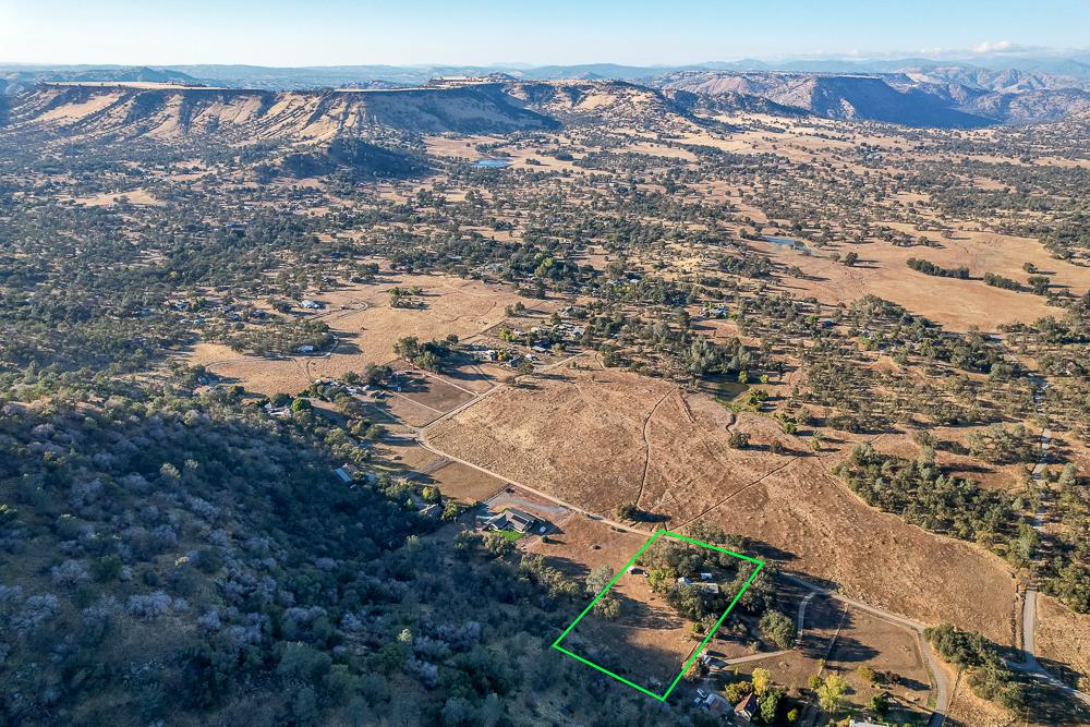 27266 Twin Ponds Rd, Clovis, CA 93619