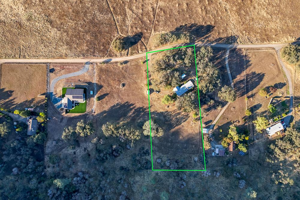 27266 Twin Ponds Rd, Clovis, CA 93619