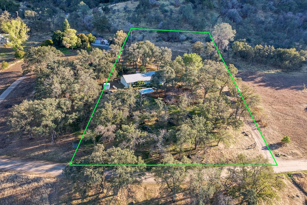 27266 Twin Ponds Rd, Clovis, CA 93619