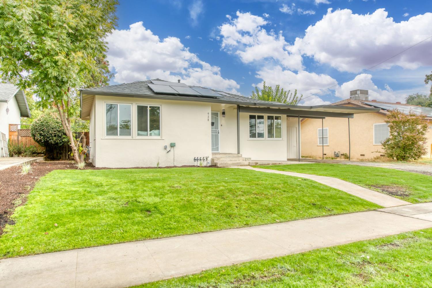 928 W Lansing Way, Fresno, CA 93705