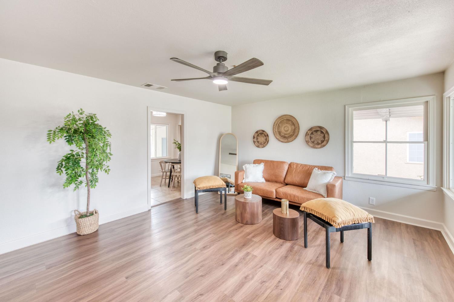 928 W Lansing Way, Fresno, CA 93705