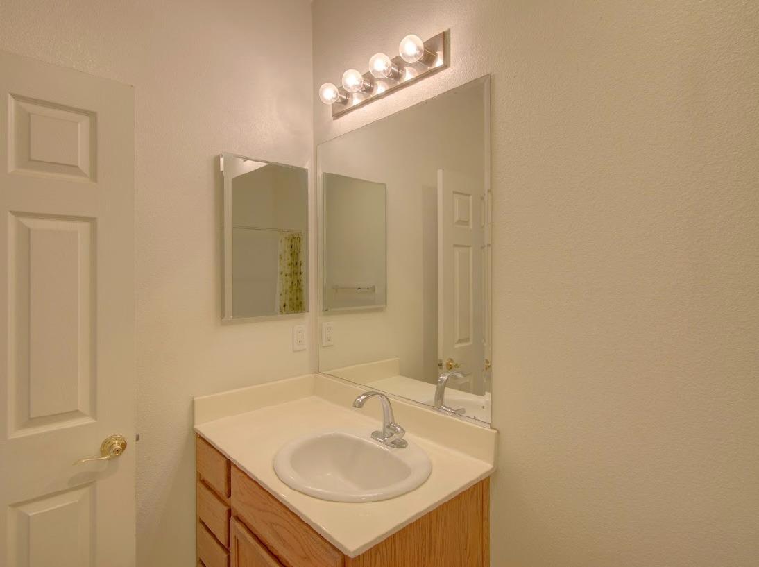 2312 S Bush Ave, Fresno, CA 93727