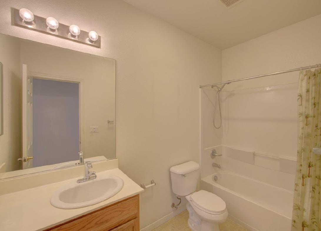 2312 S Bush Ave, Fresno, CA 93727