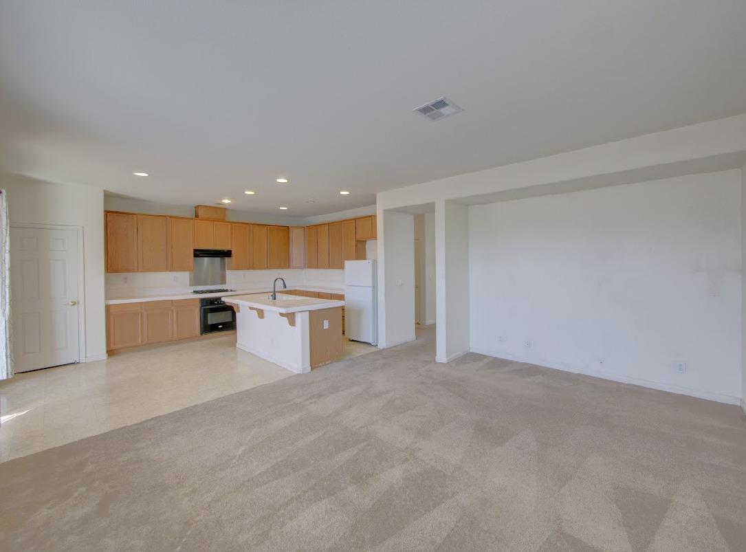 2312 S Bush Ave, Fresno, CA 93727