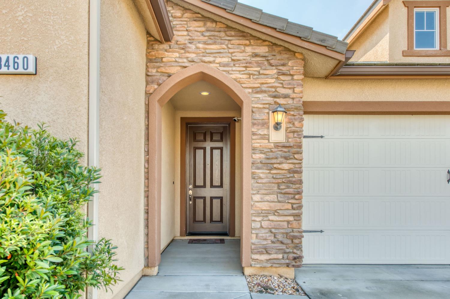 3460 Griffith Ave, Clovis, CA 93619