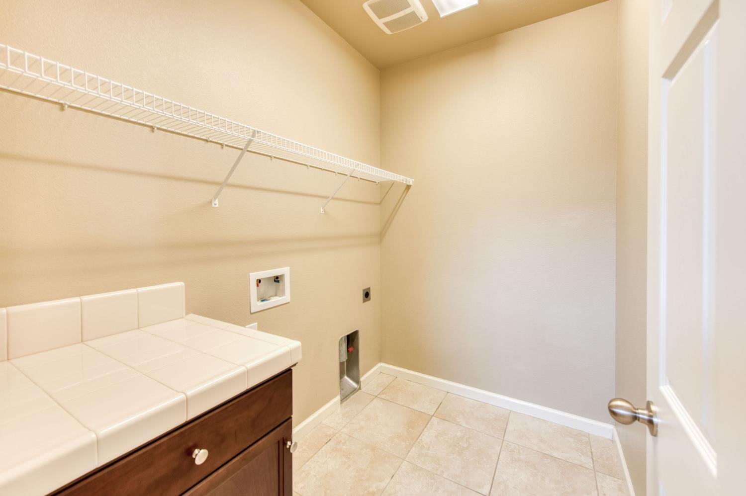 3460 Griffith Ave, Clovis, CA 93619