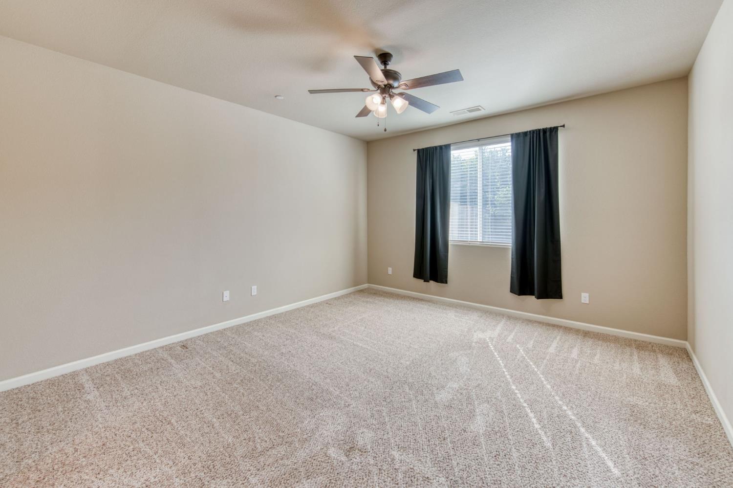 3460 Griffith Ave, Clovis, CA 93619