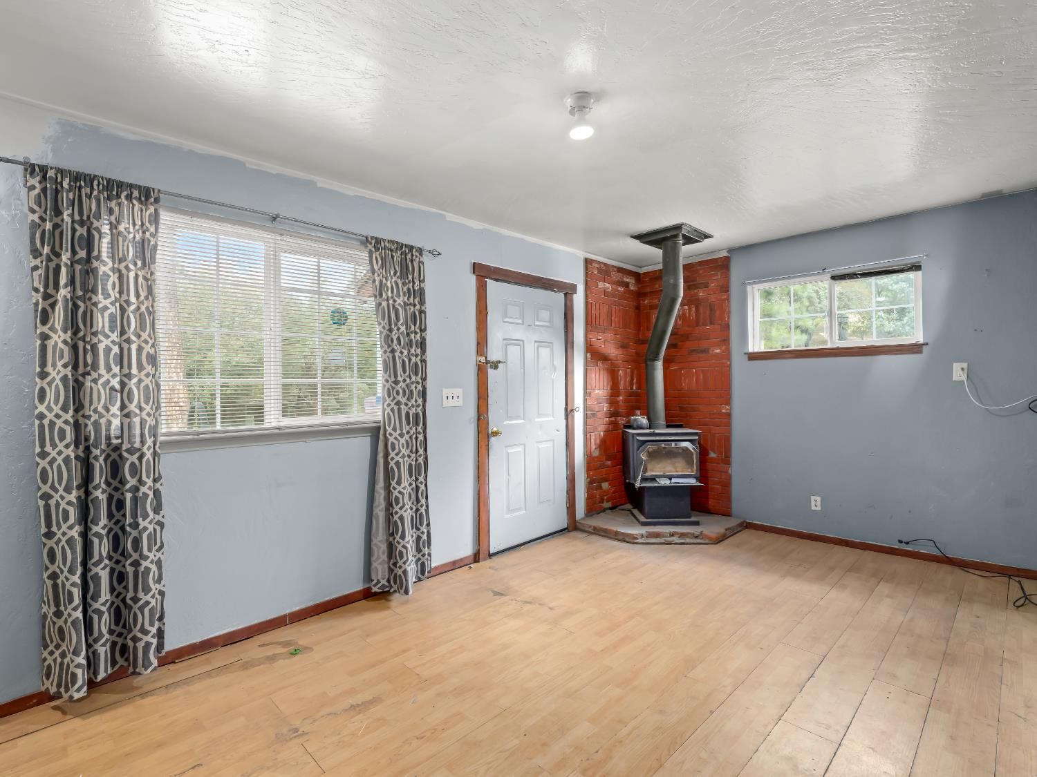 43044 Country Club Dr W, Oakhurst, CA 93644