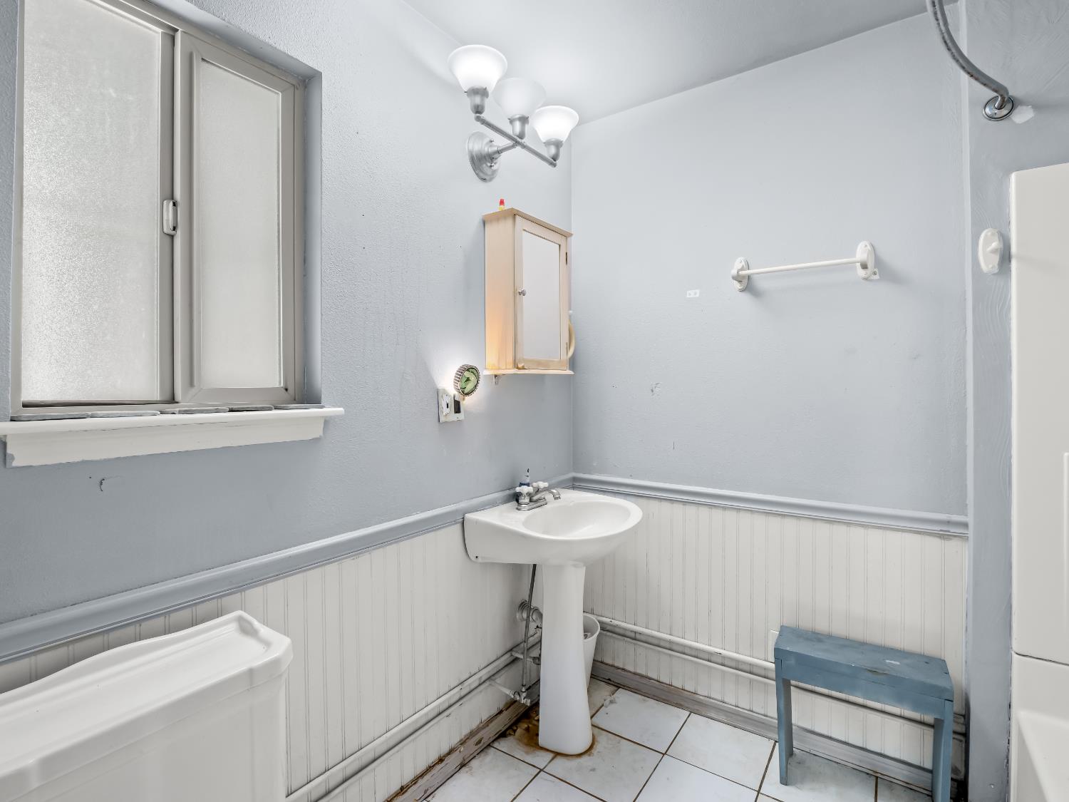 43044 Country Club Dr W, Oakhurst, CA 93644