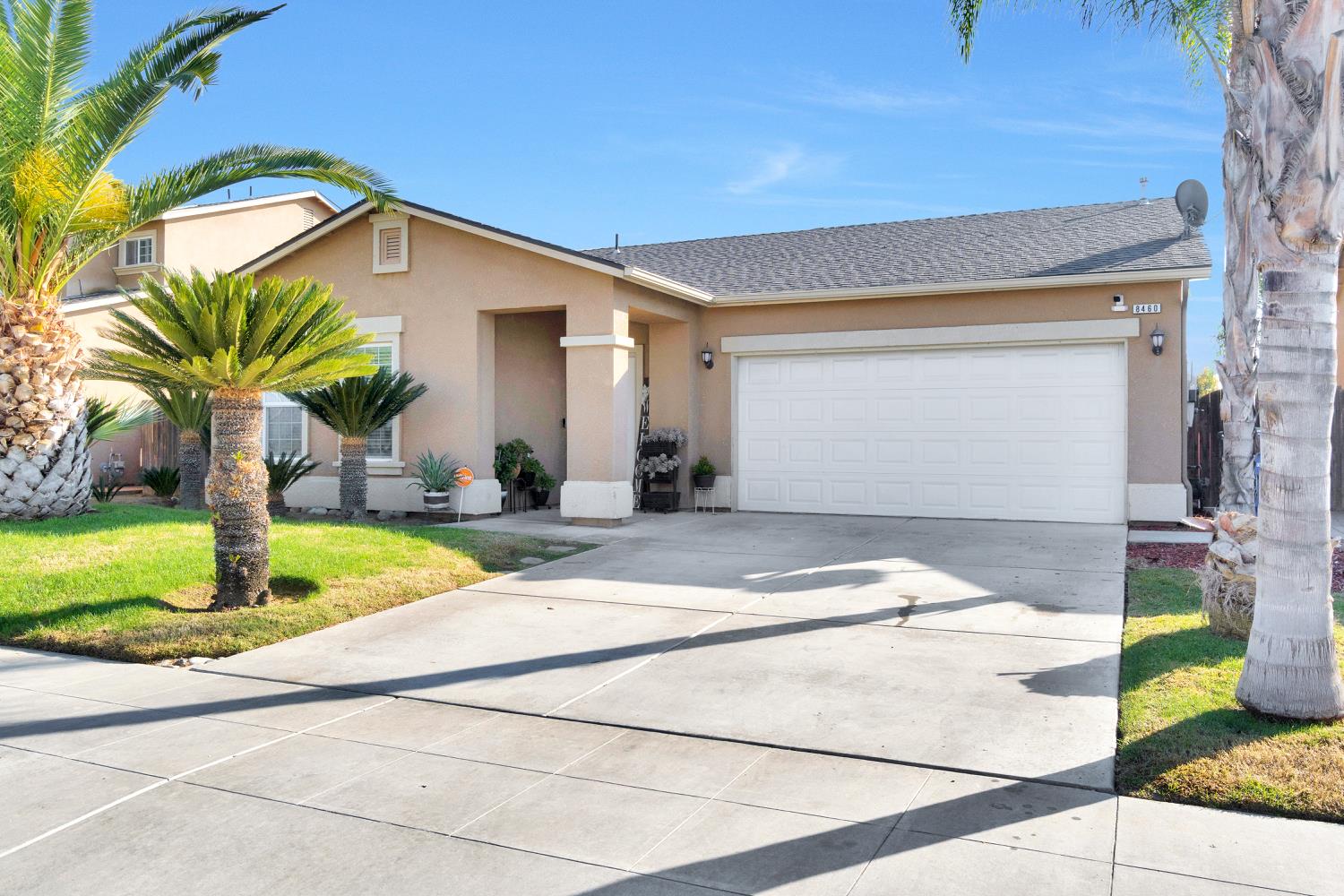 8460 Foothill Ave, Parlier, CA 93648