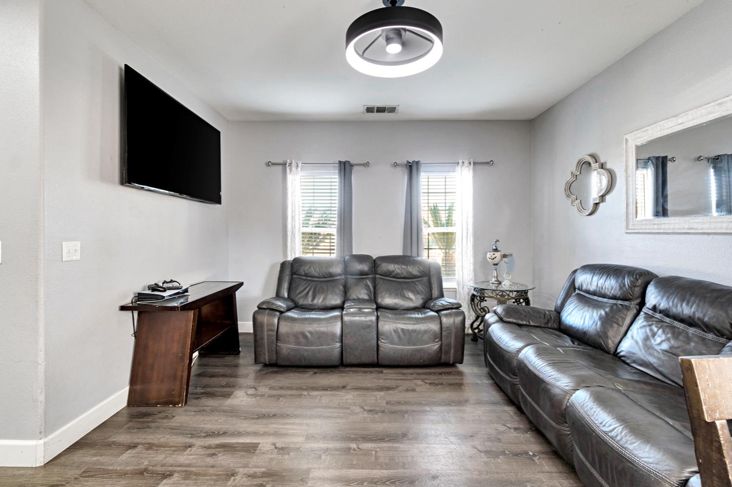 8460 Foothill Ave, Parlier, CA 93648