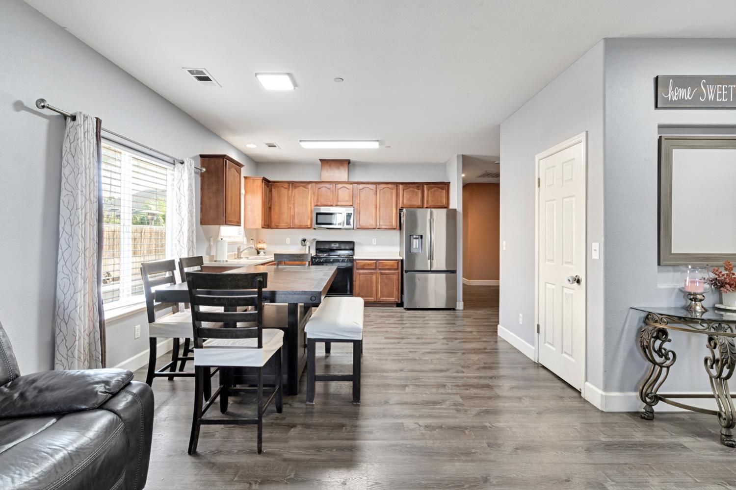 8460 Foothill Ave, Parlier, CA 93648