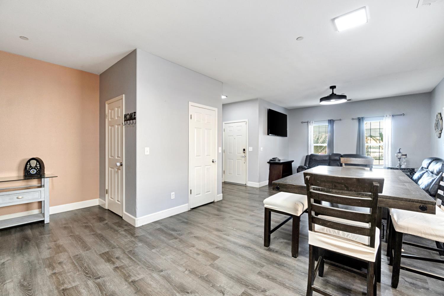 8460 Foothill Ave, Parlier, CA 93648