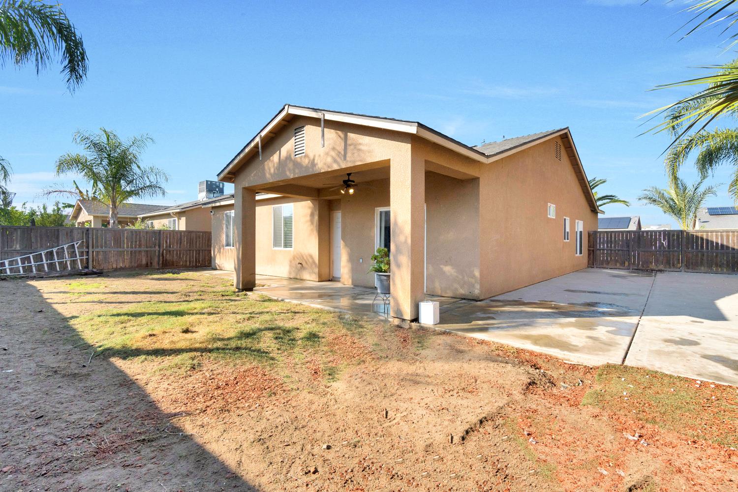 8460 Foothill Ave, Parlier, CA 93648