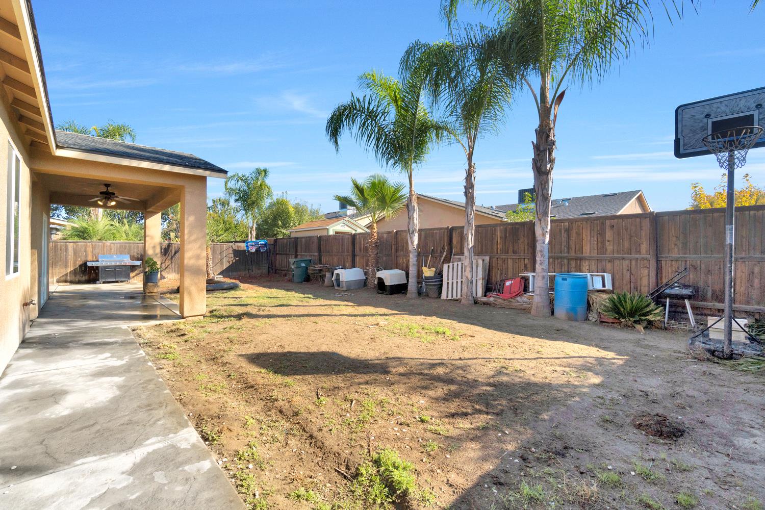 8460 Foothill Ave, Parlier, CA 93648