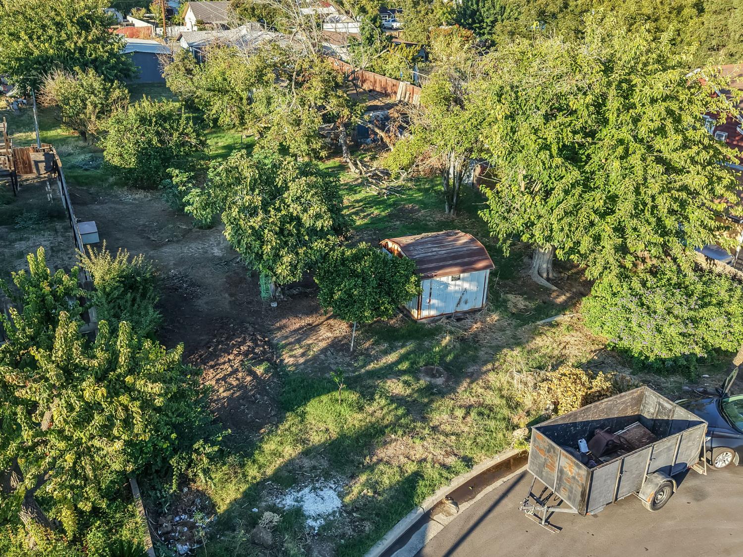 831 Rayser St, Kingsburg, CA 93631