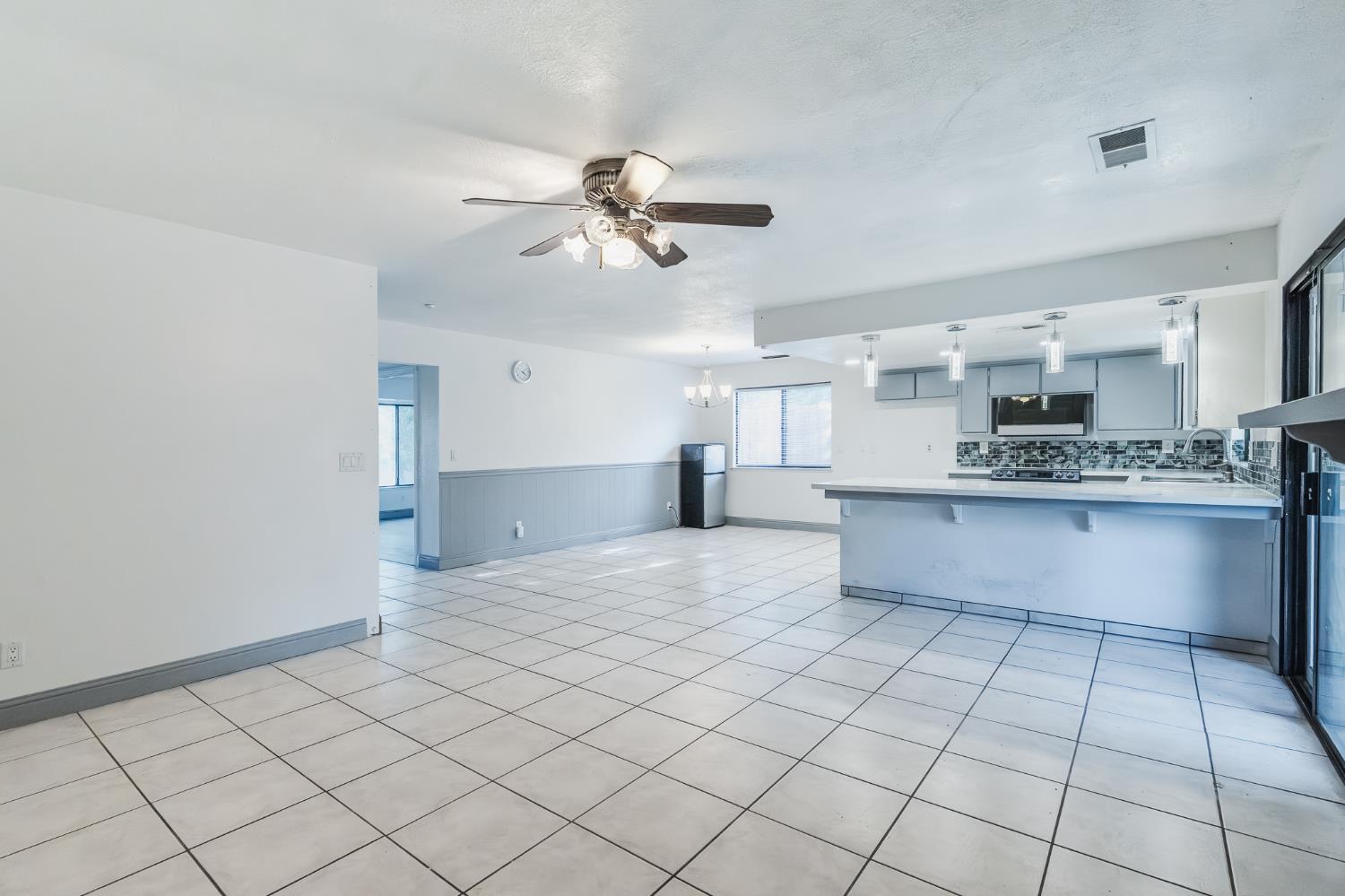 1717 Swift Ave, Clovis, CA 93611
