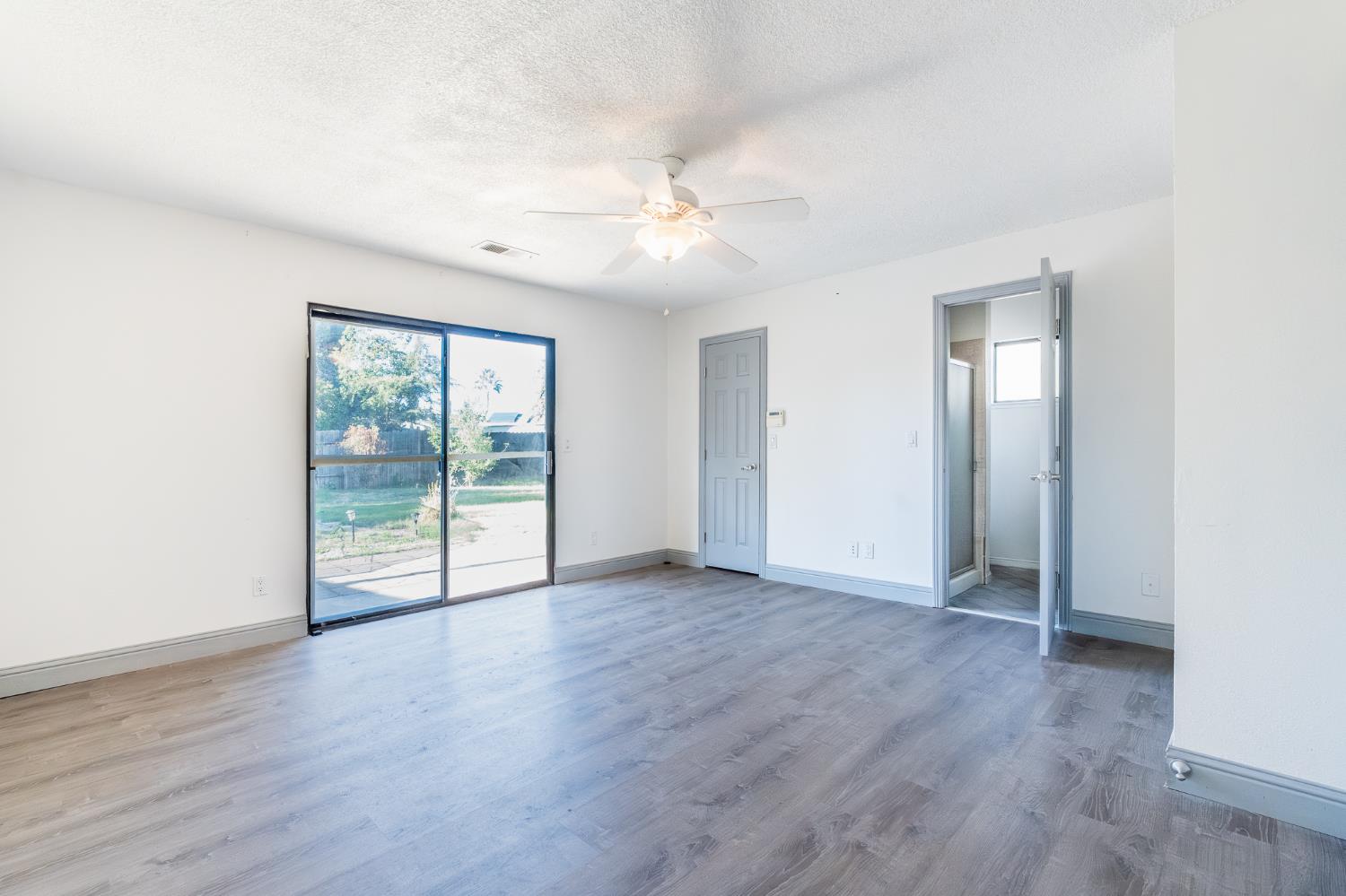 1717 Swift Ave, Clovis, CA 93611
