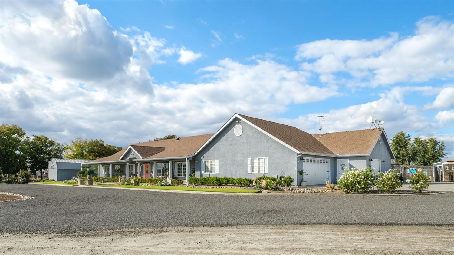 17534 Lacey Blvd, Lemoore, CA 93245