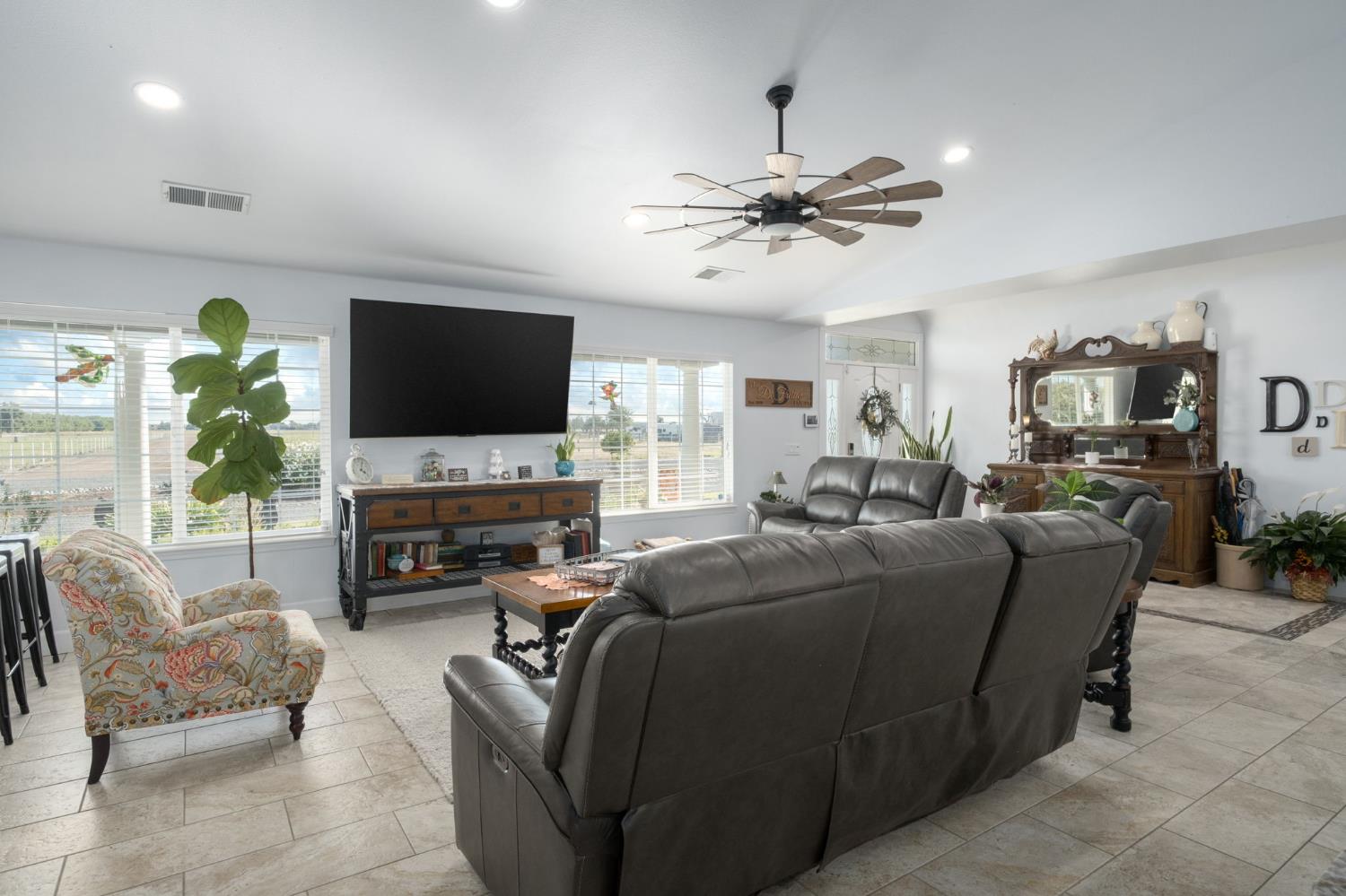 17534 Lacey Blvd, Lemoore, CA 93245