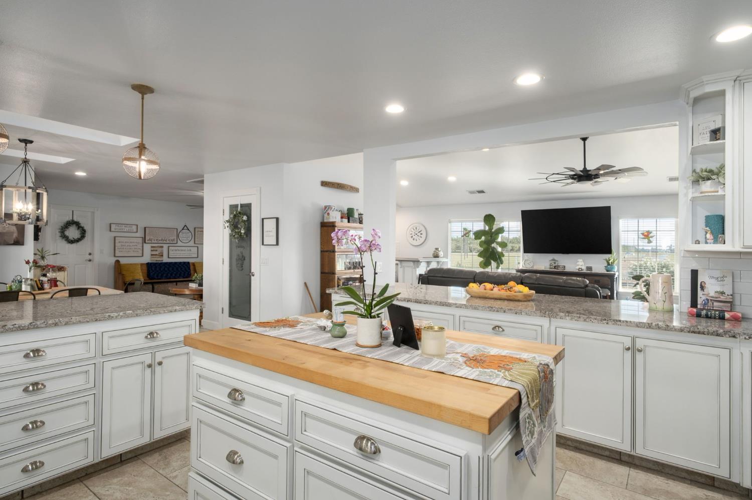 17534 Lacey Blvd, Lemoore, CA 93245