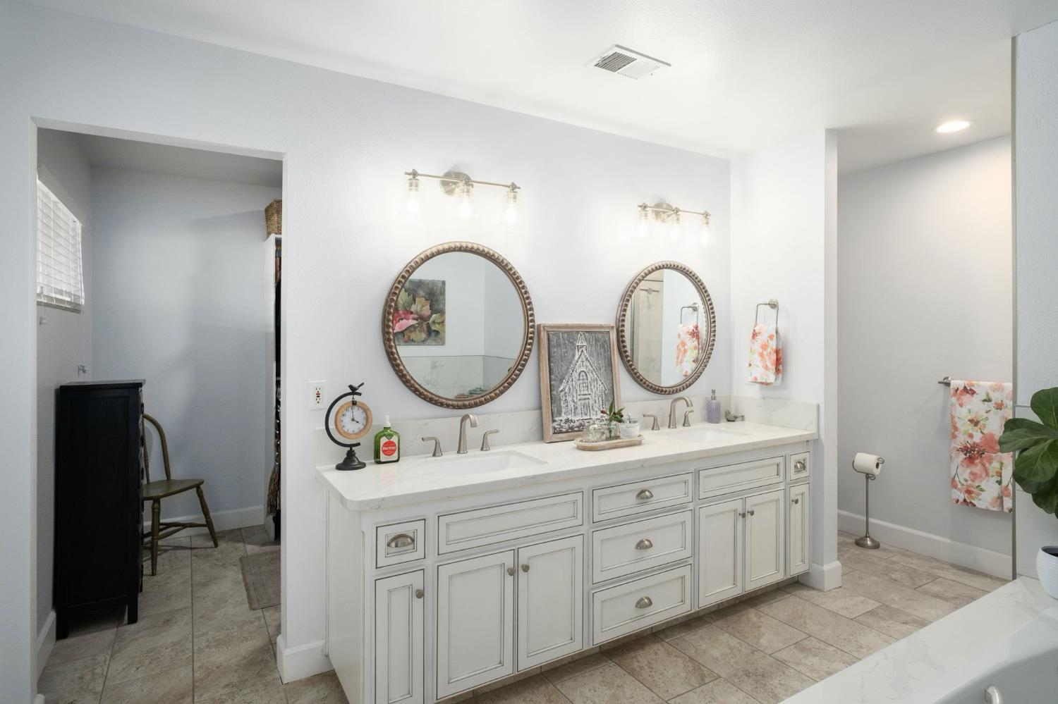 17534 Lacey Blvd, Lemoore, CA 93245