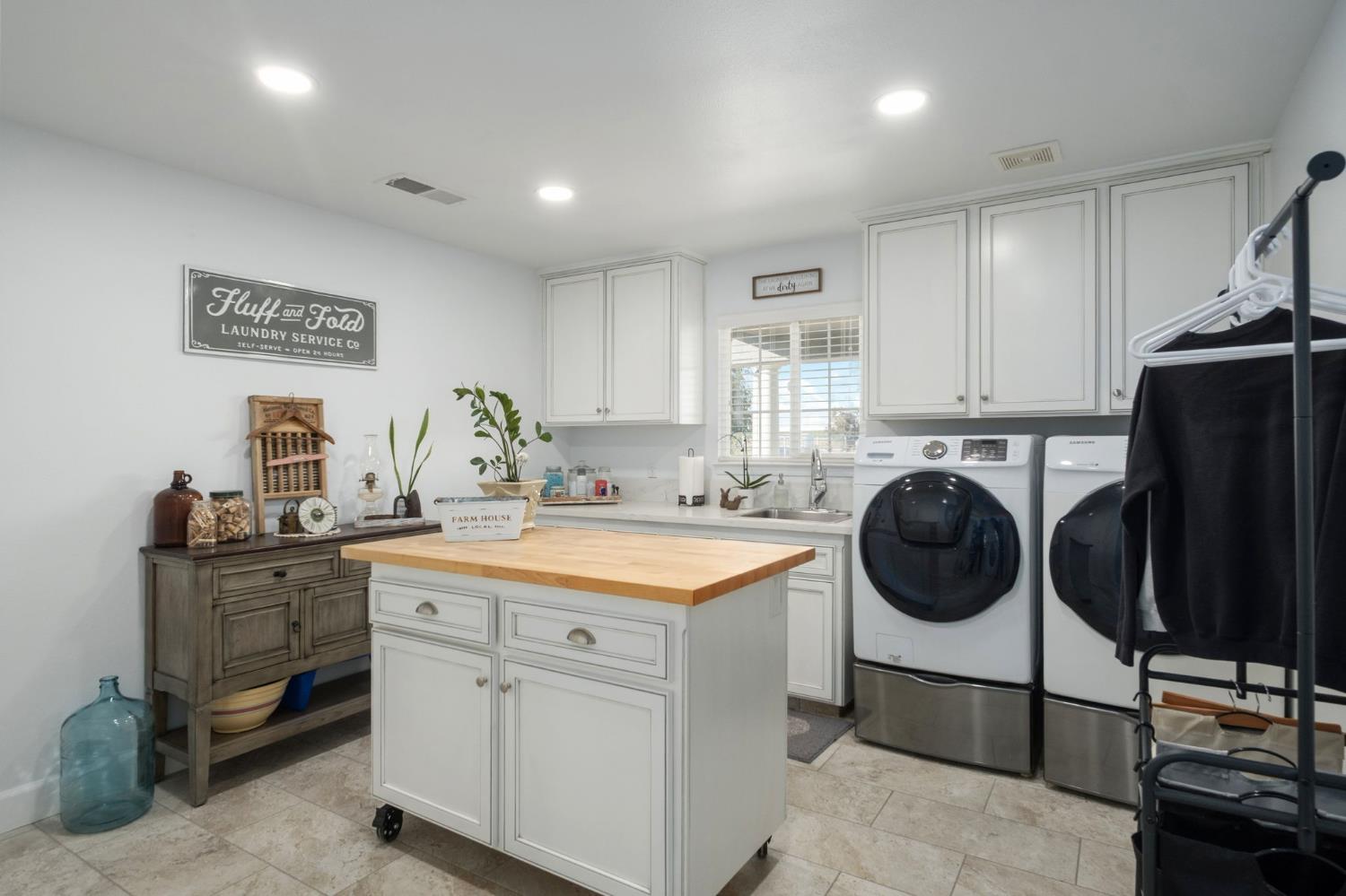 17534 Lacey Blvd, Lemoore, CA 93245