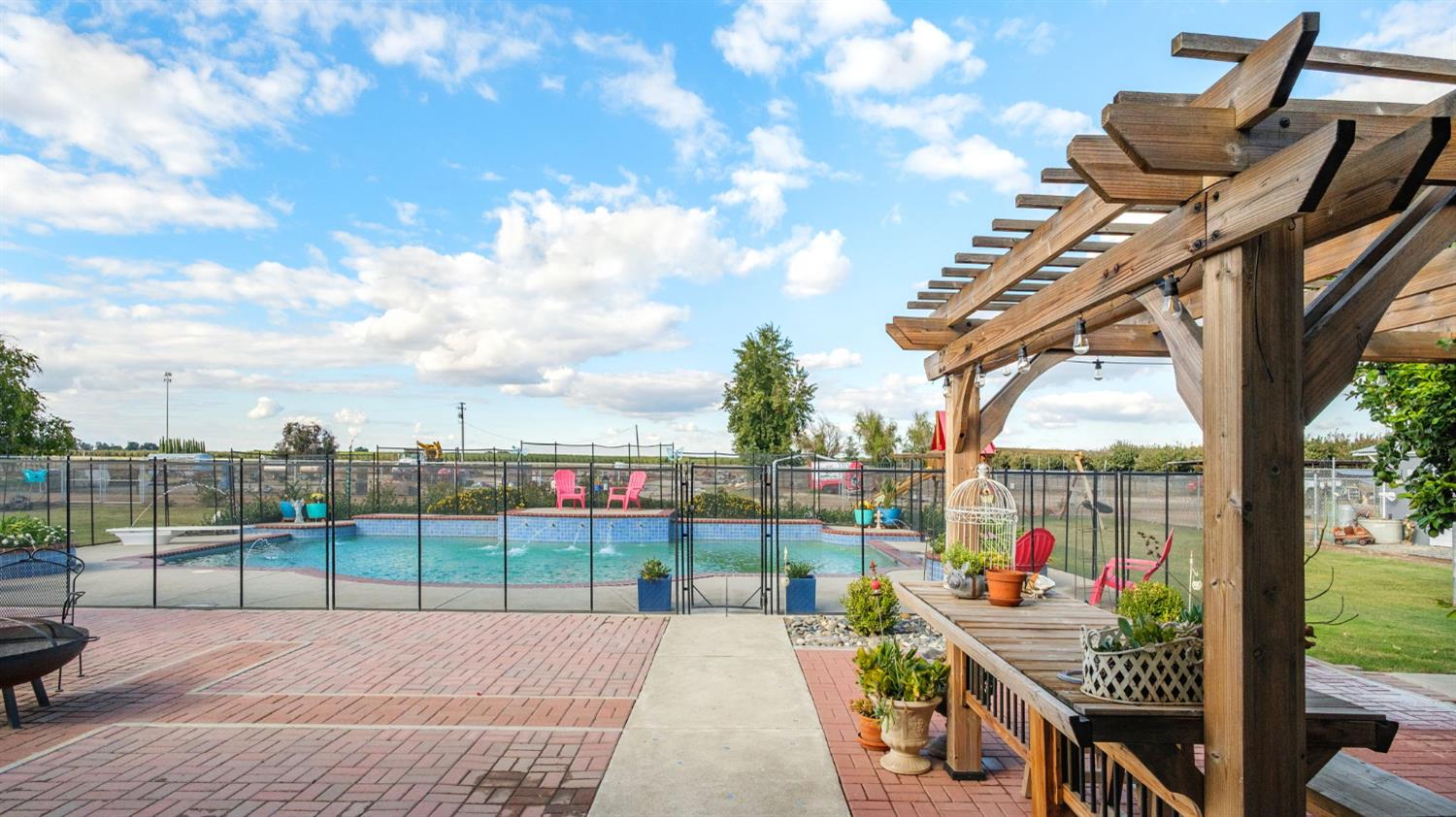 17534 Lacey Blvd, Lemoore, CA 93245