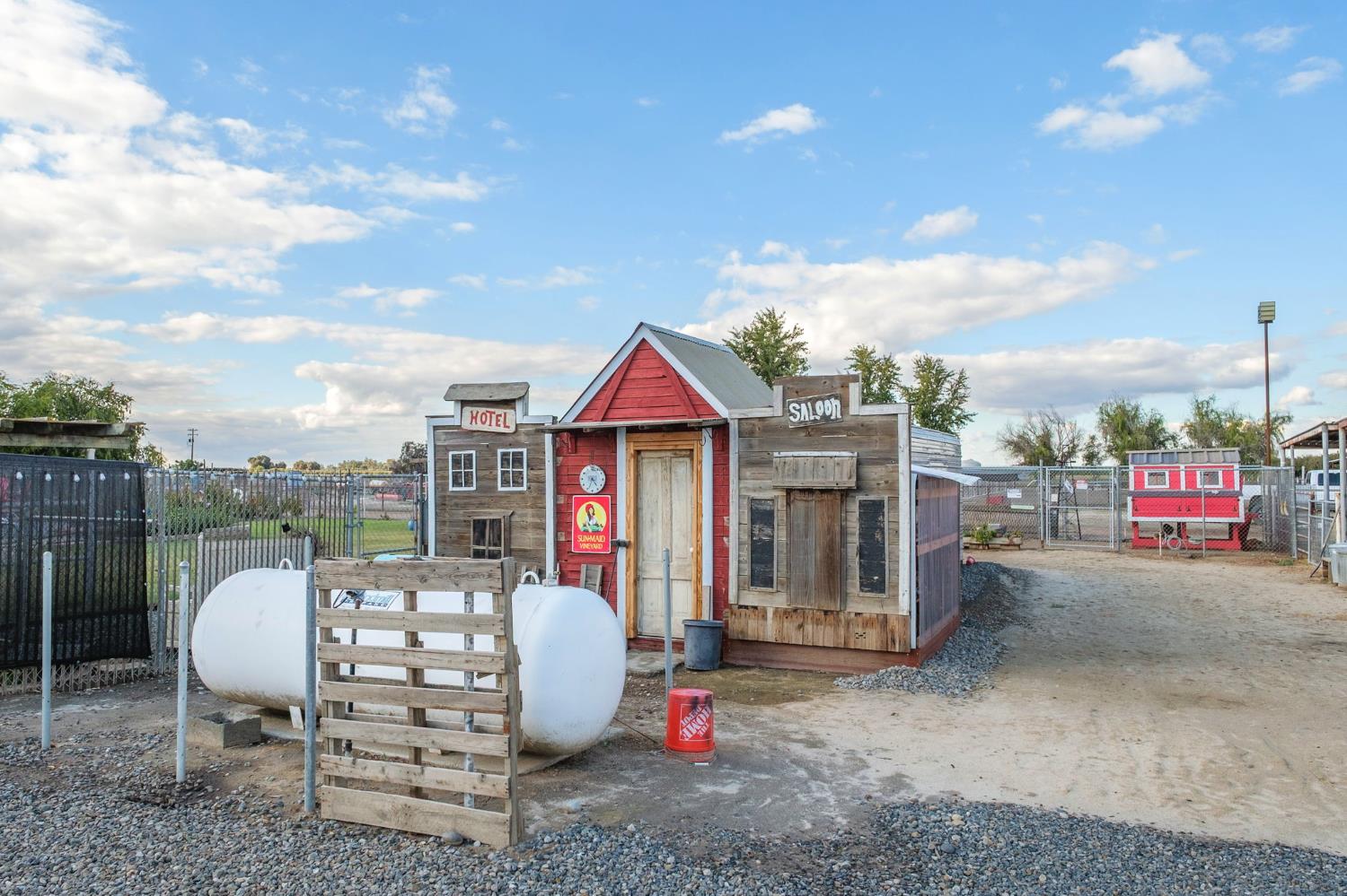 17534 Lacey Blvd, Lemoore, CA 93245